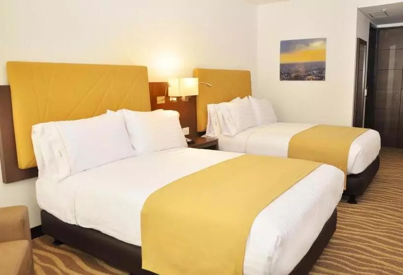 2ダブルベッドのスタンダードルーム, Holiday Inn Express & Suites Bogota Zona Financiera, An Ihg