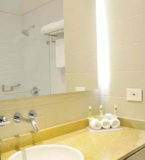 2ダブルベッドのスタンダードルーム, Holiday Inn Express & Suites Bogota Zona Financiera, An Ihg