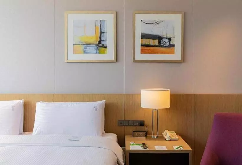 キングサイズベッドのスタンダードルーム, Holiday Inn Incheon Songdo, An Ihg