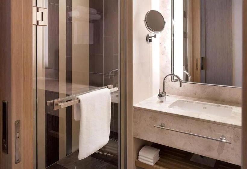 带大床的标准间, Holiday Inn Incheon Songdo, An Ihg