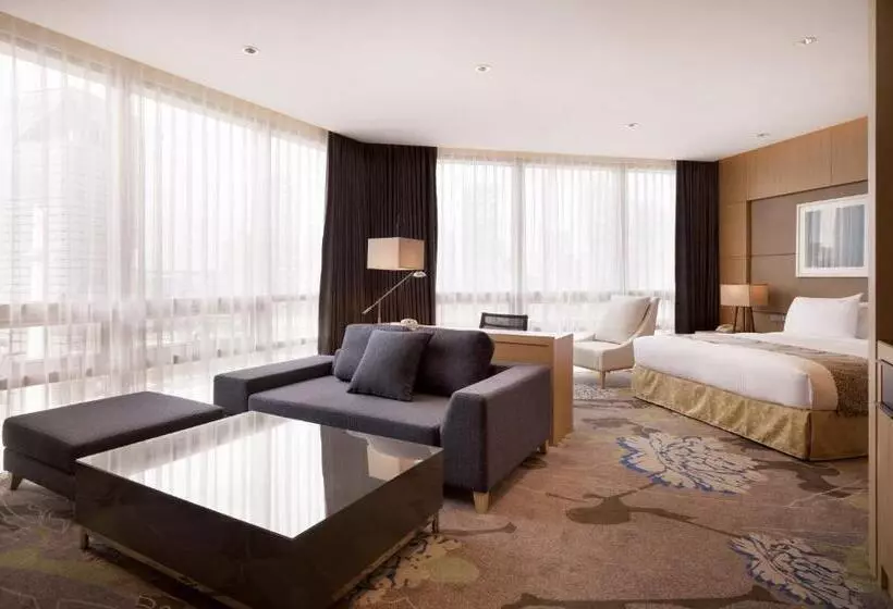キングサイズベッドのスイートルーム, Holiday Inn Incheon Songdo, An Ihg