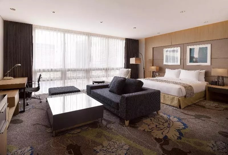 キングサイズベッドのスイートルーム, Holiday Inn Incheon Songdo, An Ihg