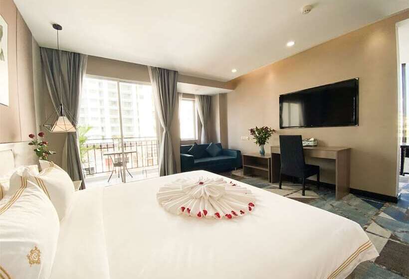 Suite with Balcony, Jing Du