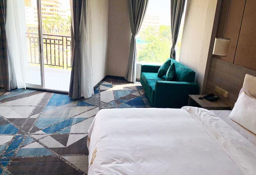 Suite with Balcony, Jing Du