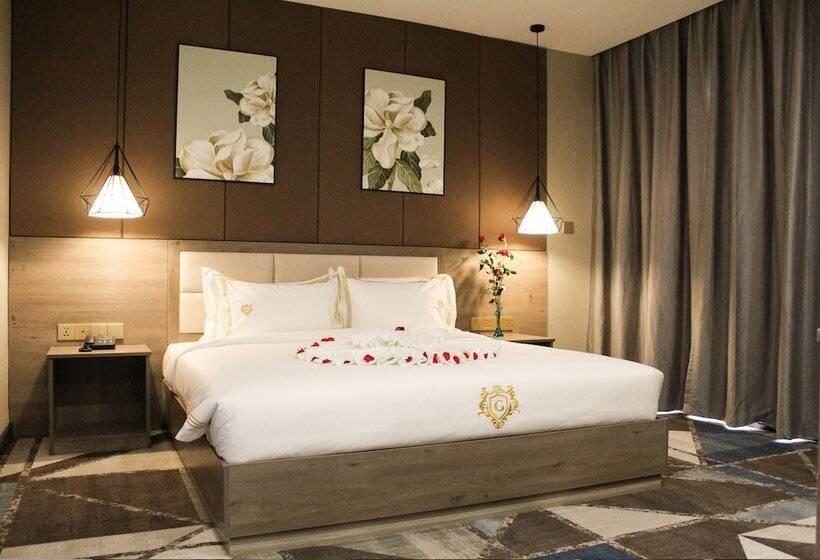 Suite with Balcony, Jing Du