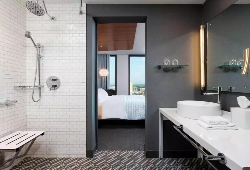 身障者適用キングサイズベッドルーム, Le Méridien Columbus, The Joseph