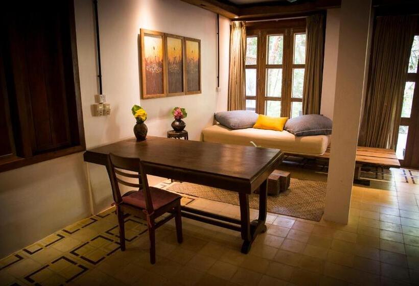 디럭스 스위트 킹 침대, Maisons Wat Kor