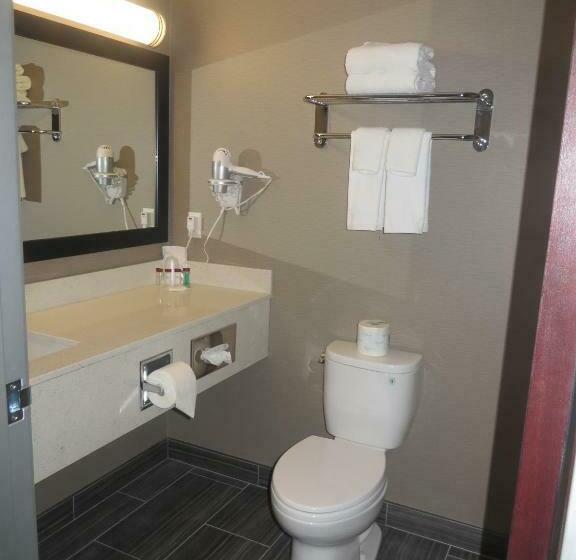 חדר סטנדרט, Ramada By Wyndham Moose Jaw