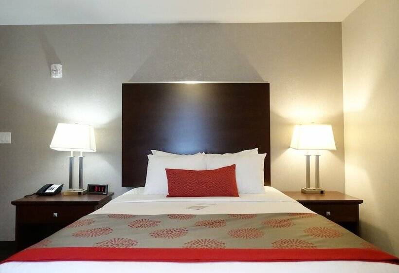 סוויטה דלוקס, Ramada By Wyndham Moose Jaw