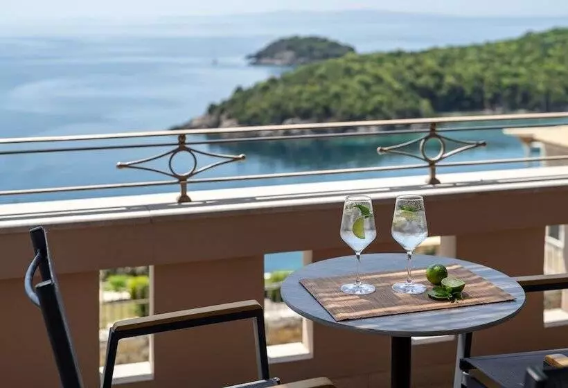 Executive-huone Merinäkymä, Sivota Diamond Spa Resort