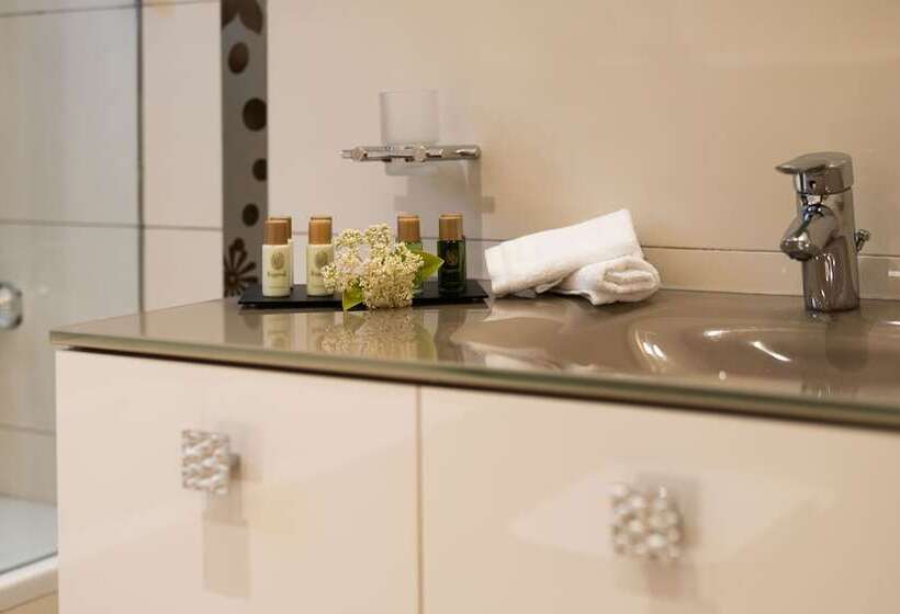 غرفة تنفيذية مع  إطلالات, Sivota Diamond Spa Resort