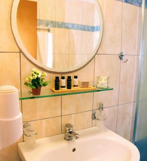 غرفة قياسية رباعية مطلة على البحر, Ippoliti Village