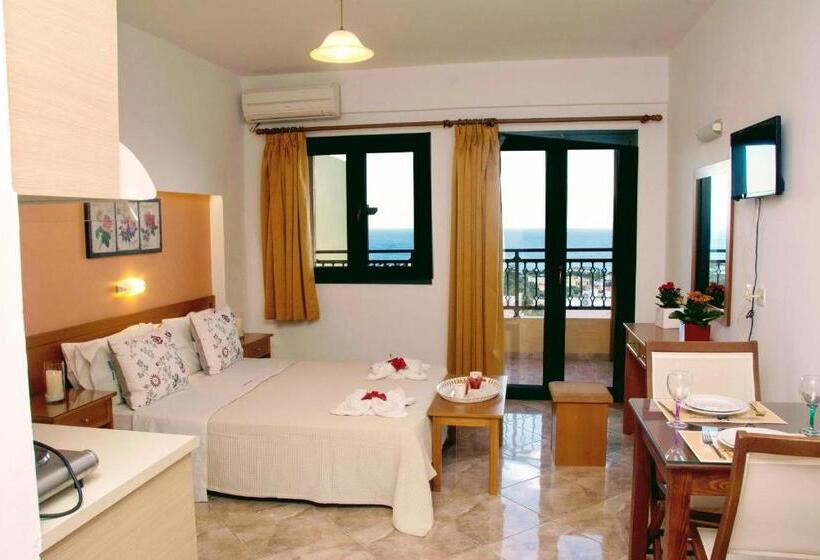 إستوديو قياسى مطل على البحر, Ippoliti Village