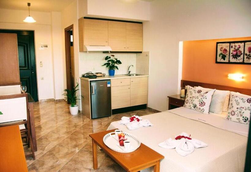 إستوديو قياسى مطل على البحر, Ippoliti Village