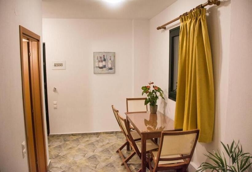 غرفة قياسية رباعية مطلة على البحر, Ippoliti Village