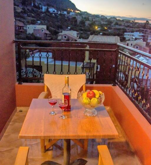 إستوديو قياسى مطل على البحر, Ippoliti Village