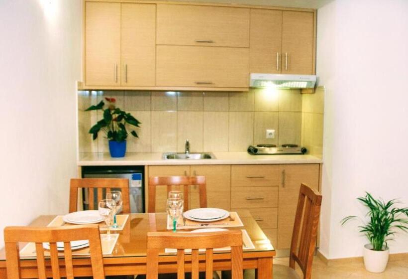 شقة سوبيريور من غرفتي نوم مطلة على البحر, Ippoliti Village