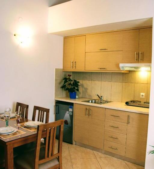 شقة سوبيريور من غرفتي نوم مطلة على البحر, Ippoliti Village