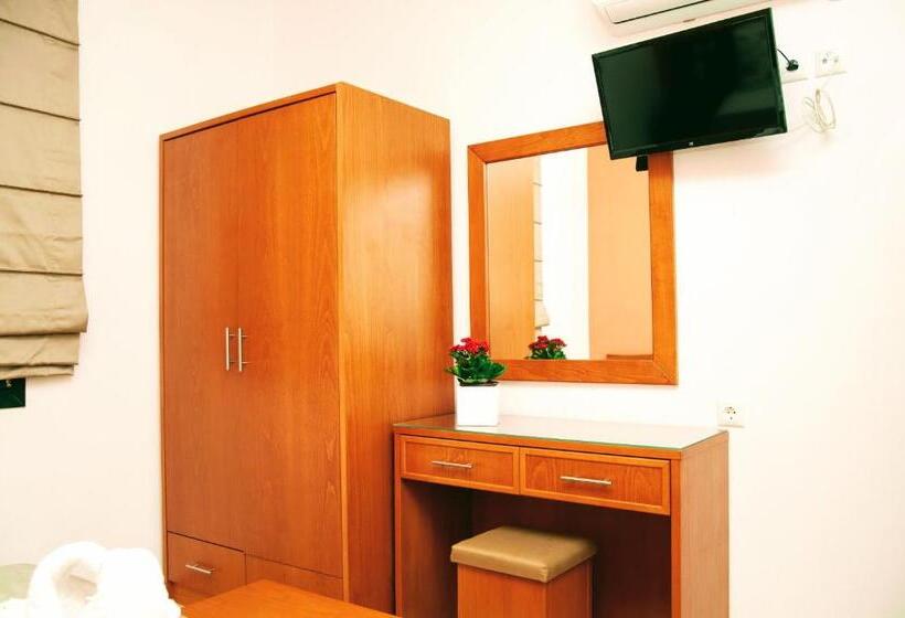 شقة سوبيريور من غرفتي نوم مطلة على البحر, Ippoliti Village