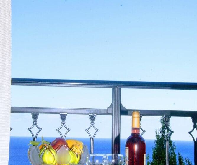 شقة سوبيريور من غرفتي نوم مطلة على البحر, Ippoliti Village