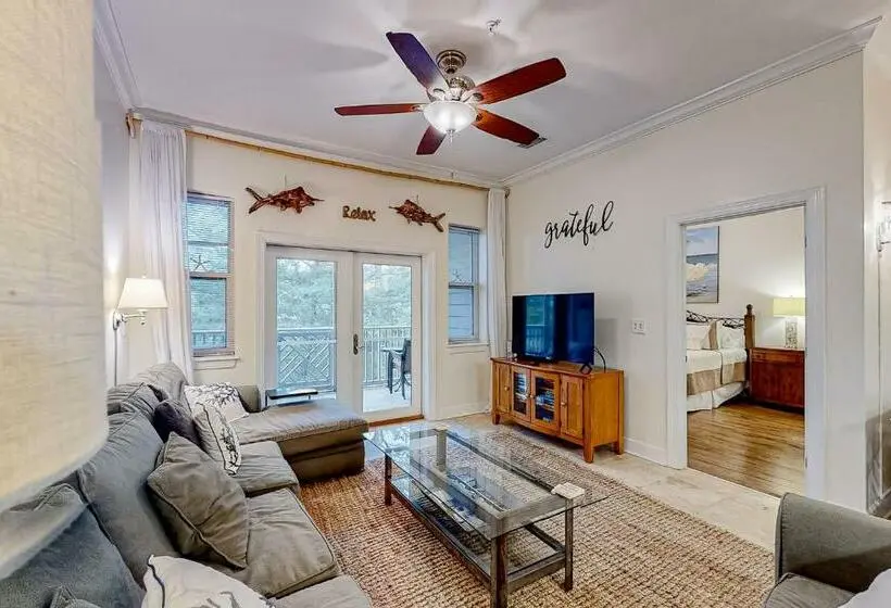 ３ベッドルームアパートメント, Seagrove Highlands 1103