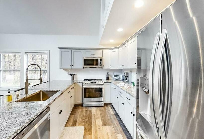 침실 1개 아파트, Cranmore Road 8