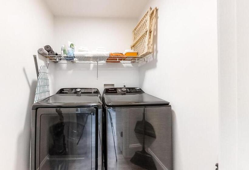 침실 1개 아파트, Cranmore Road 8