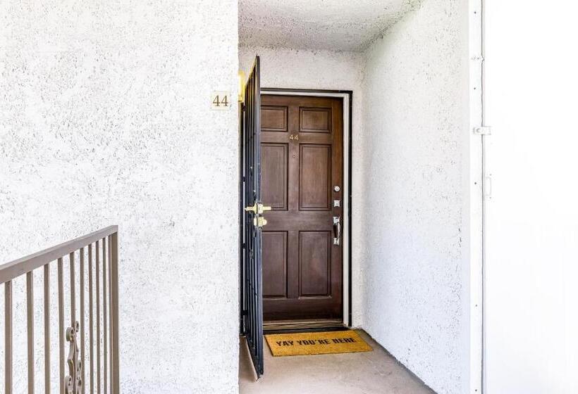 Huoneisto 3 Makuuhuonetta, Mountain View Modern Condo Permit# 4340
