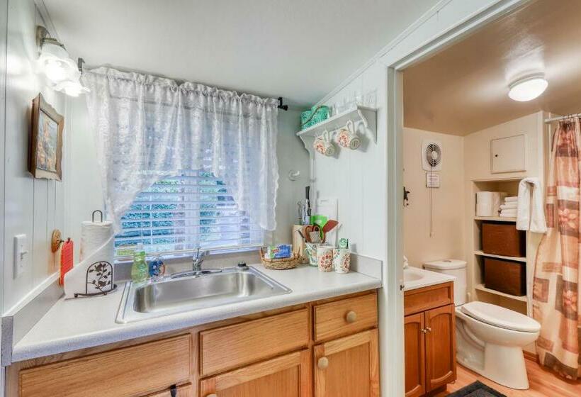 إستوديو قياسى, Redwood Roost