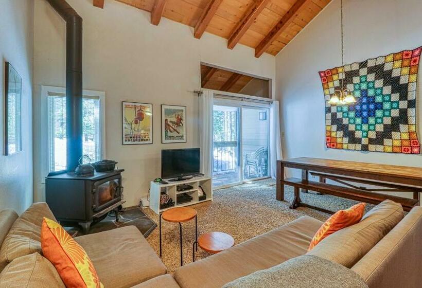 침실 2개 아파트, 2 Bed 2 Bath Apartment In Carnelian Bay
