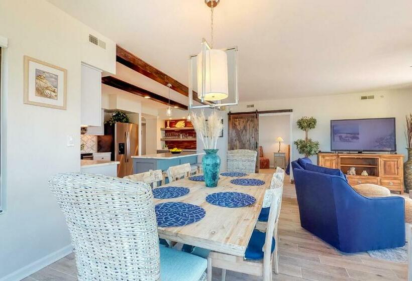 דירת שלושה חדרים, Palmetto Sunrise