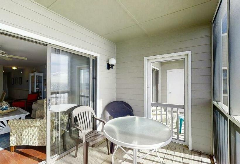 דירת שני חדרים, Breakers C 22