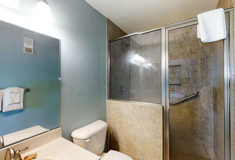 דירת שני חדרים, Breakers C 22