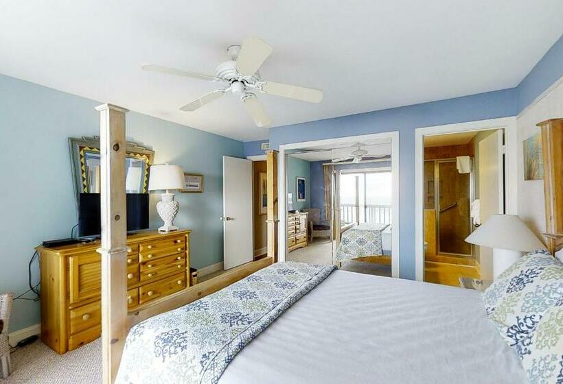 דירת שני חדרים, Breakers C 22