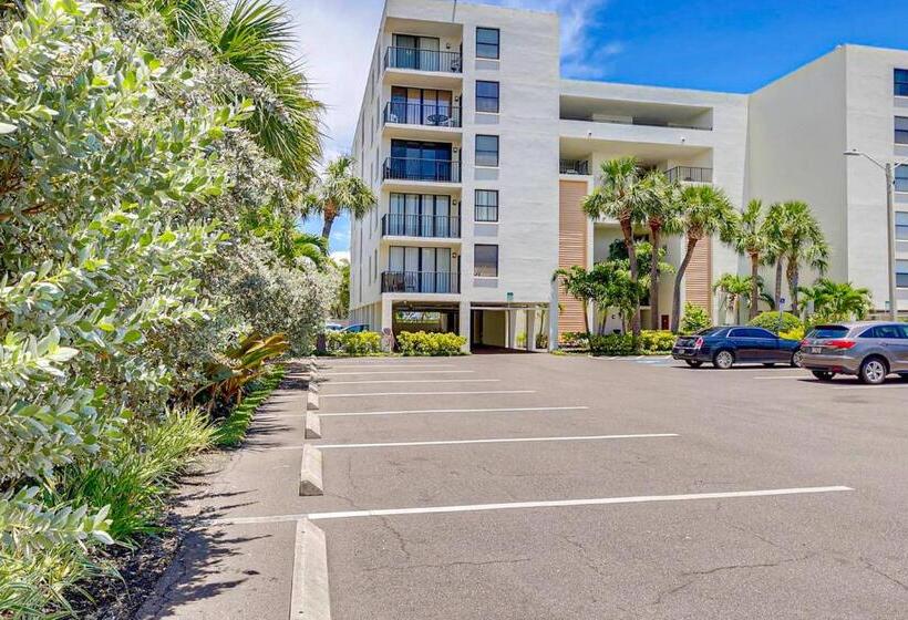 شقة غرفتين, Quiet Waters 4b