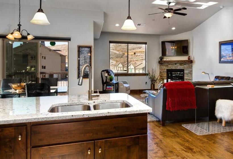 Апартаменты 2 Спальни, Black Rock Ridge   Unit L