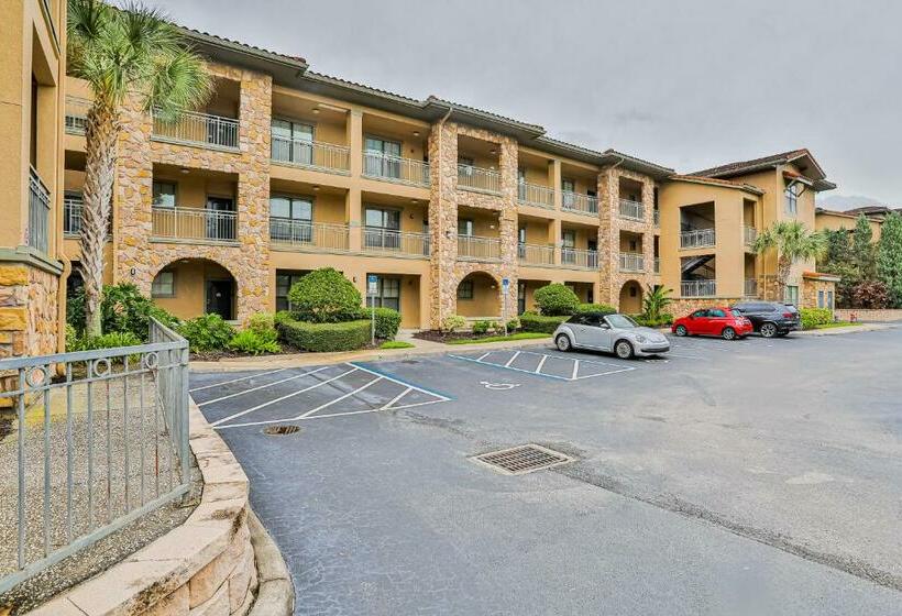 آپارتمان 3 خوابه, Dash Of Davenport