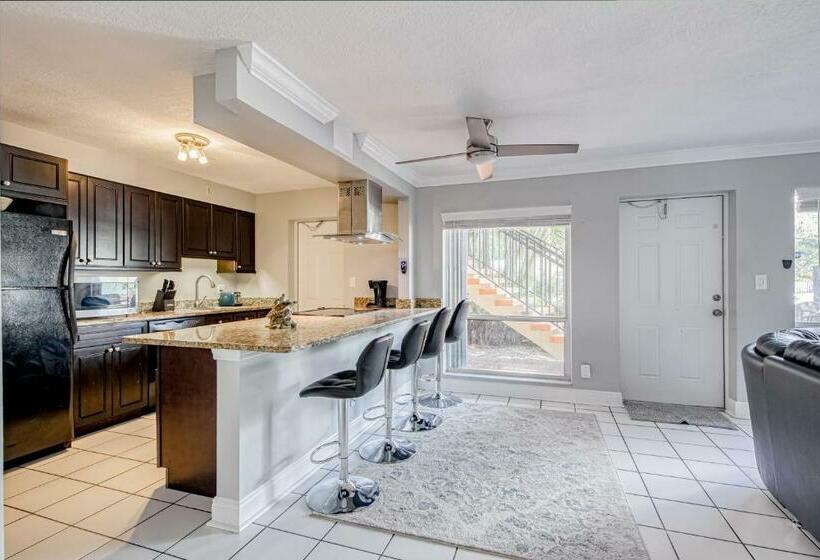 דירת חדר, Deerfield Delight #2