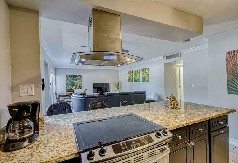 דירת חדר, Deerfield Delight #2