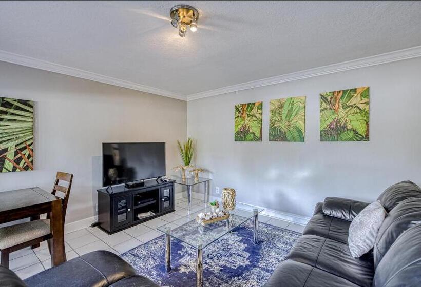 דירת חדר, Deerfield Delight #2