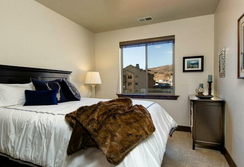 شقة غرفتين, Black Rock Ridge   Unit L