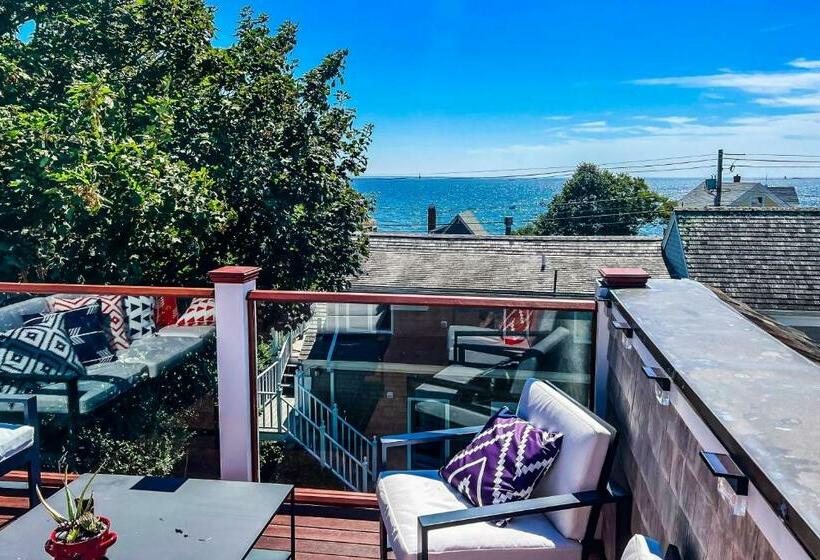 آپارتمان 2 خوابه, Penthouse On Commercial