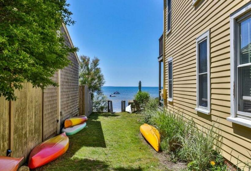 آپارتمان 2 خوابه, Penthouse On Commercial