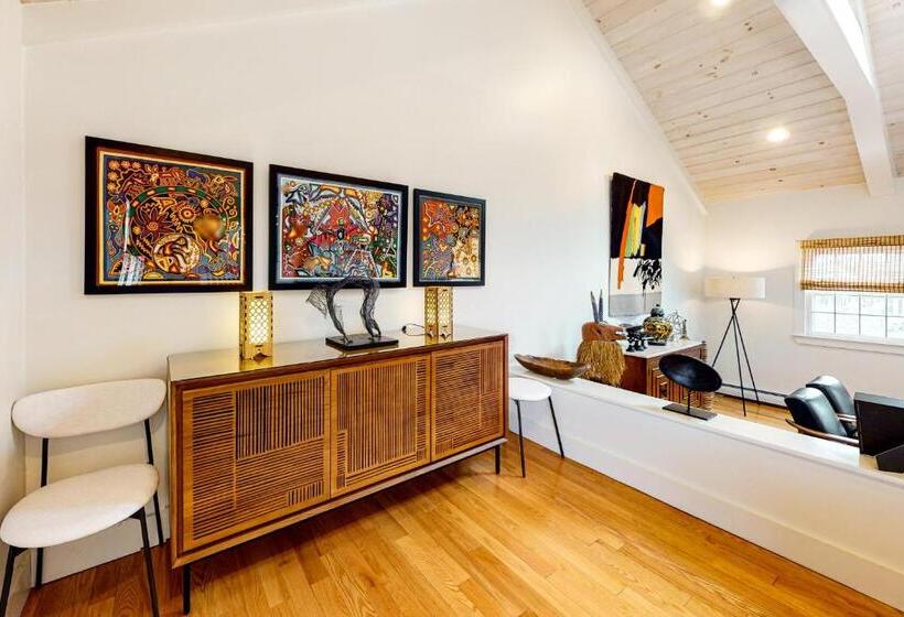 آپارتمان 2 خوابه, Penthouse On Commercial