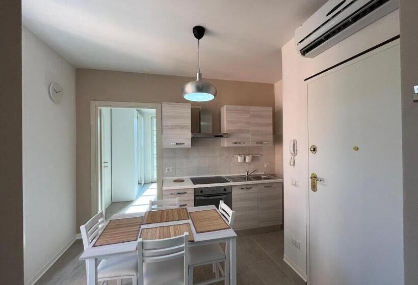 带1个卧室的带阳台的公寓, Castramajora Alloggi