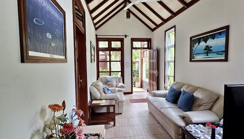 اتاق لوکس, Beach Cottage