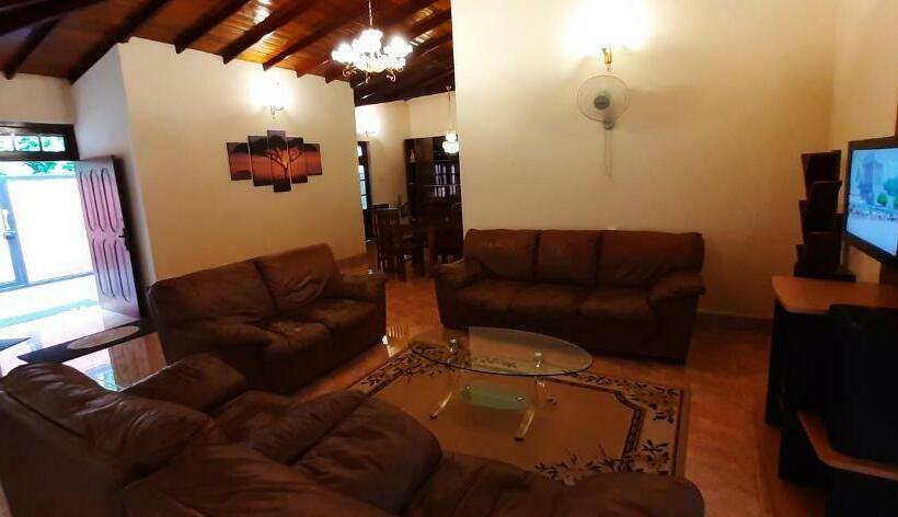 Quarto Deluxe, Kandy Bliss Lounge