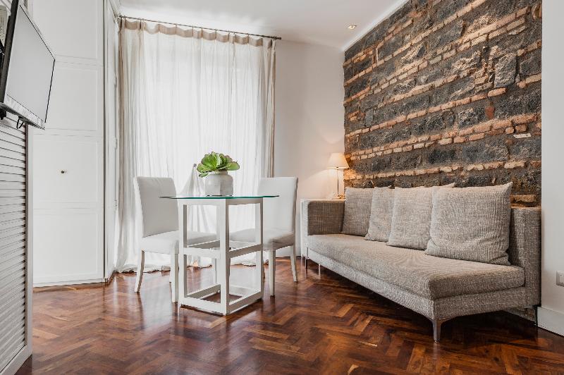 إستديو قياسى مزود بشرفة, Ferrini Home   Via Monte Sant Agata