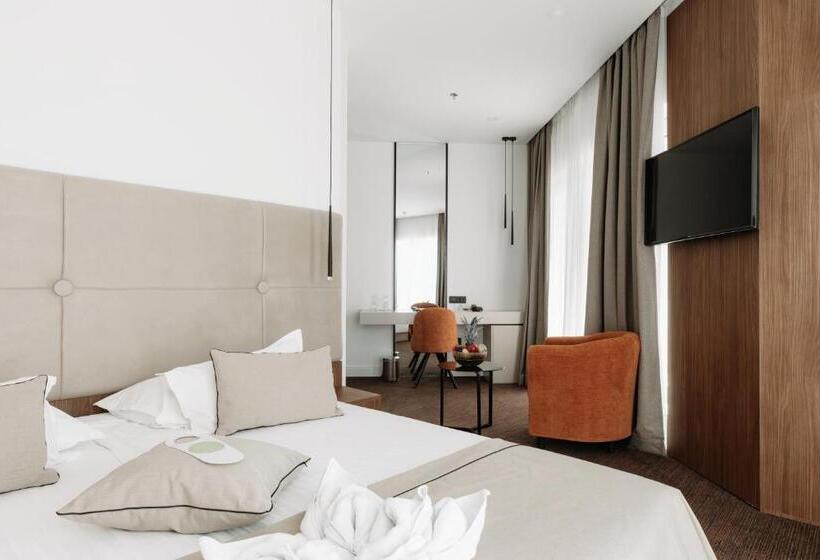 발코니가 있는 바다 전망 수피리어 룸, Fanat