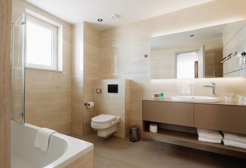 디럭스 룸 측면 바다 전망, Fanat